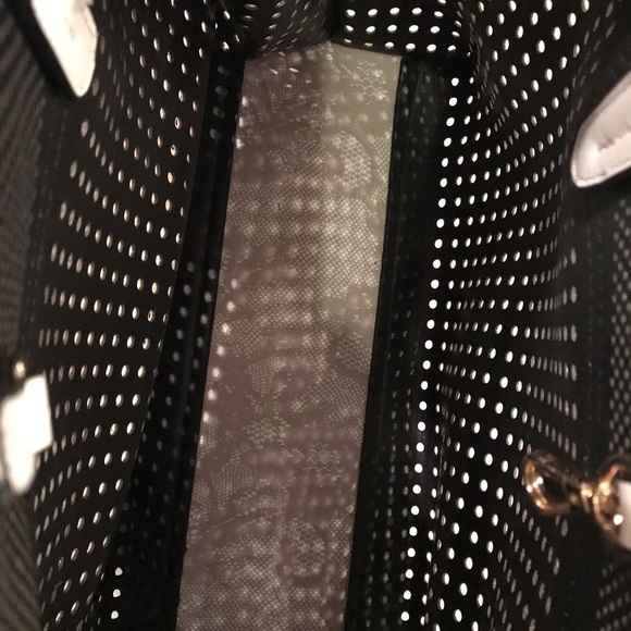 White Shoulder Bag - Picture 5 of 5